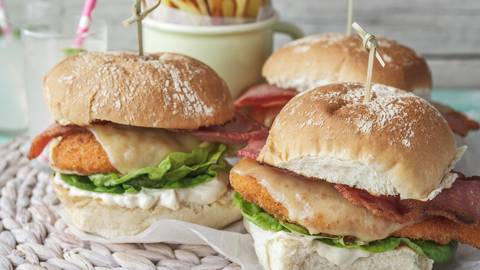 Chicken Fillet Burgers with Crispy Glensallagh Smoked Bacon, Rathdaragh Cheese, Mustard Mayo